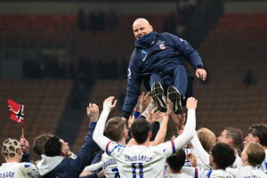 Haaland lập cú đúp trong ‘nháy mắt’, Na Uy dự World Cup 2026