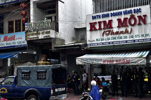 Công an xuất hiện tại cửa hàng vàng nổi tiếng nhất Đắk Lắk