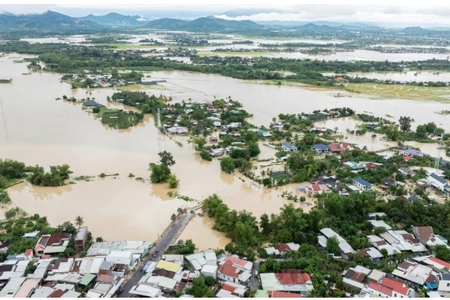 Bộ GDĐT phát miễn phí toàn bộ sách giáo khoa cho học sinh vùng lũ