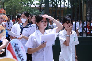Hà Nội thi vào lớp 10 cuối tháng 6/2026: Thuận lợi đan xen thách thức