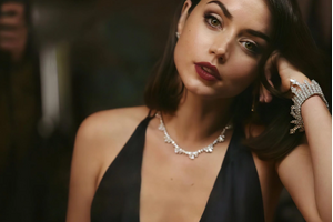 Ana de Armas "cay cú" vì liên tục bị "kiểm tra năng lực"