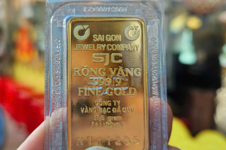 Giá vàng hôm nay (11/12): Vàng SJC tăng mạnh áp sát "đỉnh", thế giới "leo thang" sau khi Fed giảm lãi suất