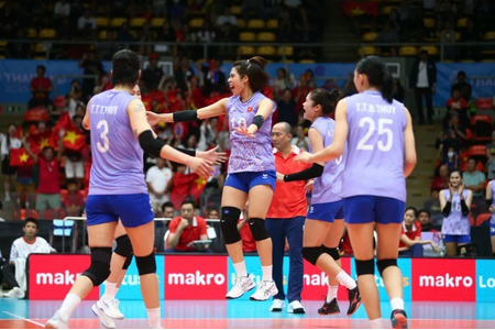 ĐT bóng chuyền nữ Việt Nam “nhảy điểm” áp đảo Philippines, vững tiến vào chung kết