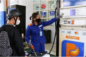 Giá xăng dầu trong nước tiếp tục giảm, RON95-III có giá mới là 19.620 đồng