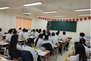 Giáo dục AI trong trường phổ thông: Không quá tải, ưu tiên lồng ghép môn học