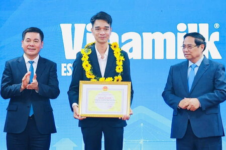 Vinamilk là doanh nghiệp ngành sữa duy nhất nhận bằng khen của bộ công thương 