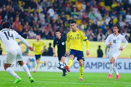 Ronaldo lần đầu ra sân ở Cup C2 châu Á