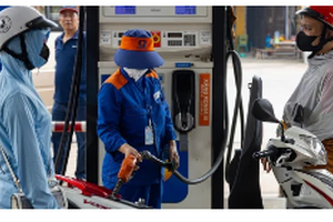 Giá xăng dầu hôm nay 1/1: Đỏ sàn, đồng loạt lao dốc mạnh phiên giao dịch đầu năm mới 2026