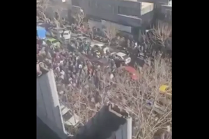 Iran thừa nhận biểu tình đã biến thành bạo loạn, người biểu tình đe dọa lãnh tụ tối cao