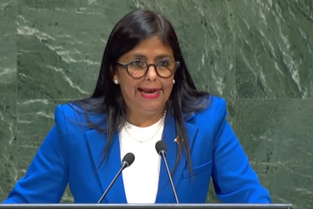 Quyền Tổng thống Venezuela bất ngờ dịu giọng, kêu gọi Mỹ hợp tác