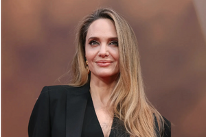 Angelina Jolie rao bán biệt thự 25 triệu USD, quyết tâm rời Hollywood