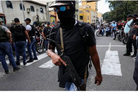 Nóng: Nổ súng dữ dội gần phủ tổng thống Venezuela ở thủ đô Caracas