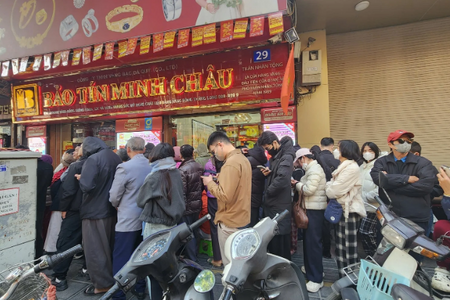Giá vàng hôm nay mới nhất (13/1) tăng không ngừng: Nhà vàng "bất ngờ" bán không giới hạn