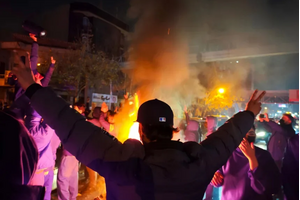 Biến lớn ở Iran: Ông Trump kêu gọi người Iran 'tiếp quản các thể chế'