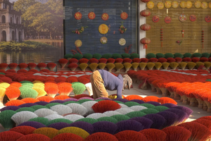 Cận Tết, làng hương Quảng Phú Cầu ngập sắc màu rực rỡ