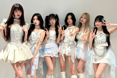 Ive đối đầu Blackpink trên đường đua Kpop