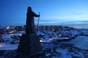 Ông Trump bất ngờ rút lại lời đe dọa châu Âu sau khi gặp một người