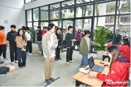 Thí sinh dồn sức chuẩn bị vào "đường đua" các kỳ thi riêng 2026