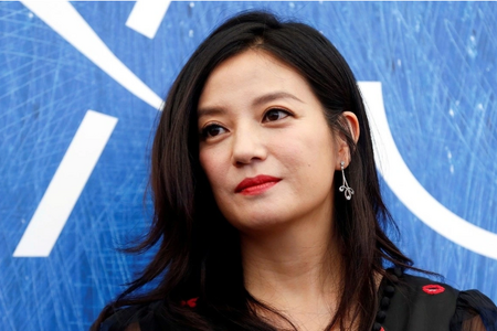 Triệu Vy gặp sự cố bất ngờ trên đường trở lại showbiz