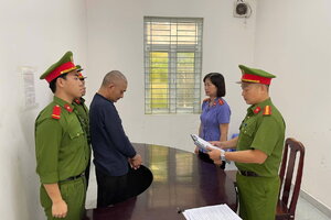 Khởi tố cặp đôi chuyên lừa người nghèo bằng chiêu 'chạy suất' nhà ở xã hội