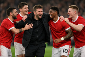 M.U thăng hoa, Michael Carrick đã tạo nên sự khác biệt nào so với Ruben Amorim?