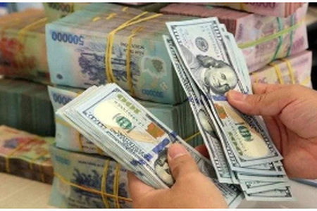 Tỷ giá USD/VND hôm nay 4/2: Thị trường chợ đen nối dài đà tăng