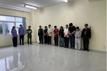 Công an TPHCM bắt giữ băng nhóm buôn bán gần 30 nghìn sản phẩm thuốc lá điện tử