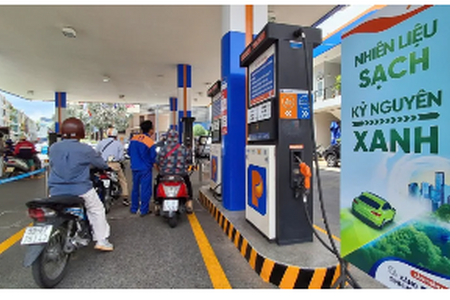 Giá xăng dầu hôm nay 6/2: Diễn biến trái chiều, giá xăng dầu trong nước tăng dữ dội