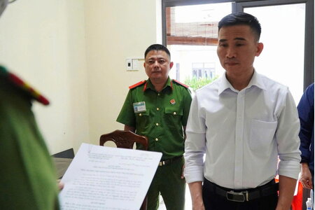 Khởi tố chủ doanh nghiệp sản xuất cà phê giả từ đậu nành và hóa chất