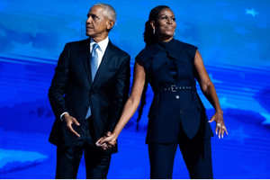 Ông Trump gây phẫn nộ vì đăng video được cho là xúc phạm ông bà Obama