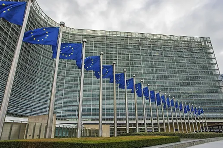 Gốc rễ khiến EU bất đồng về gói trừng phạt thứ 20 đối với Nga