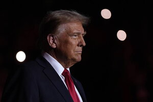 Tổng thống Mỹ tăng thuế quan từ 10% lên 15% trên toàn thế giới