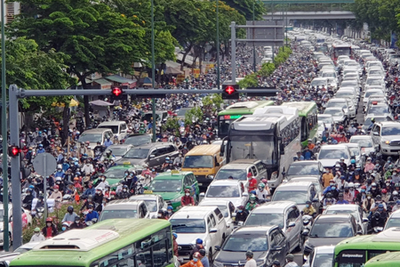 Từ 1/3, người dùng ô tô trên cả nước sẽ bị siết tiêu chuẩn khí thải mới