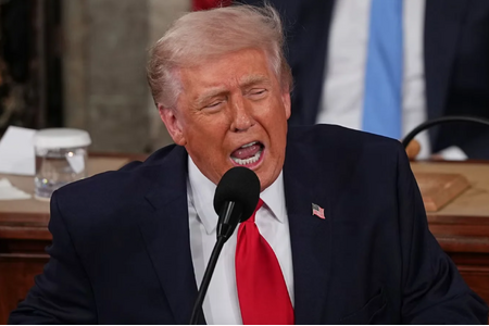 Ông Trump tuyên bố Iran đang chế tạo tên lửa vươn tới Mỹ