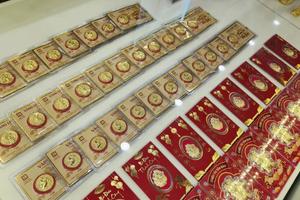 Giá vàng hôm nay (26/2): Người dân xếp hàng xuyên đêm ngày vía Thần Tài và chuyện ông lão 70 tuổi 16 năm đi mua vàng