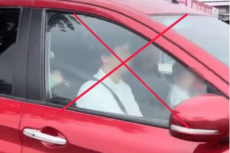 Công an Hà Nội phạt tài xế vì cho trẻ nhỏ cùng 'ôm' vô lăng