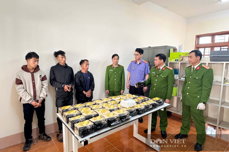 Bắt 3 đối tượng vận chuyển trái phép hàng chục kg ma tuý qua biên giới, có súng, đạn đã lên nòng