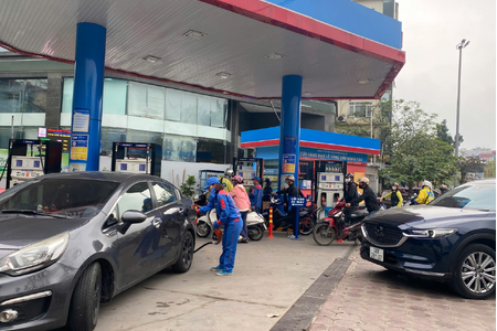 Chính phủ cho phép điều chỉnh giá xăng dầu khi giá cơ sở tăng từ 7% trở lên