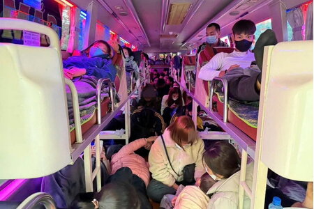 Xe khách 19 chỗ chở 60 người, bị xử phạt hơn 223 triệu đồng