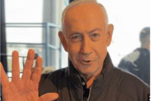 Giơ 5 ngón tay, ông Netanyahu bác bỏ tin đồn thương vong