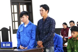 Hai thanh niên ngồi tù vì lấy trộm 93 thùng bia đem bán