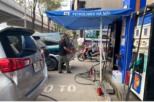 Giá xăng dầu hôm nay 20/3: Căng thẳng hạ nhiệt, dầu thô lao dốc, giá xăng dầu trong nước tăng