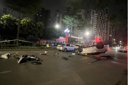 Tạm giữ hình sự lái xe Lexus gây tai nạn liên hoàn trên phố Trung Kính