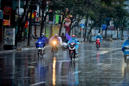 Cảnh báo mưa lớn và dông mạnh tại nội thành Hà Nội