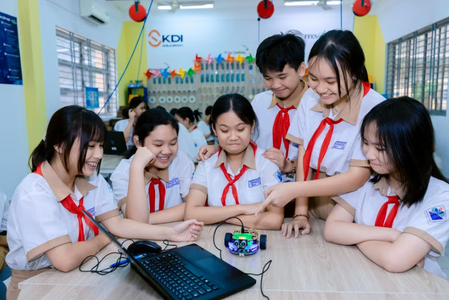 Học sinh lớp 9 TPHCM được xét hoàn thành THCS trước 28/4