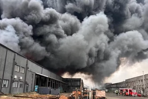 Đàm phán đình trệ, tên lửa Nga ồ ạt phóng vào Ukraine