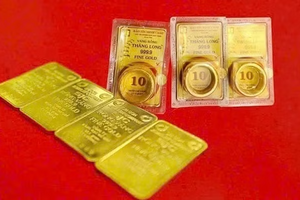 Giá vàng ngày 10/4: Vàng trong nước giảm mạnh, thế giới tăng