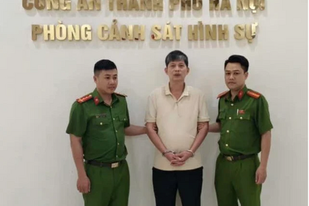 Bắt tạm giam người đàn ông đỗ ôtô chắn barie chung cư Hinode ở Hà Nội