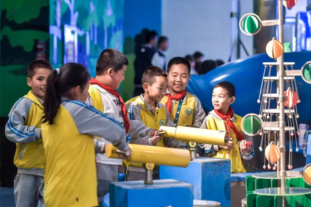 Trung Quốc lùi giờ học: Giảm áp lực cho học sinh