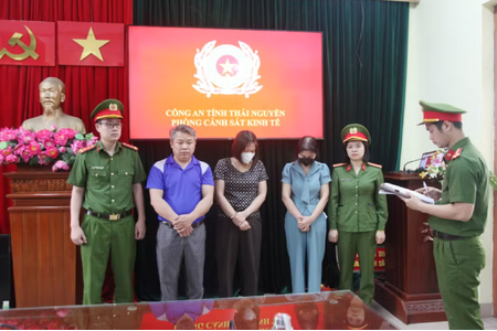 Khởi tố 3 bị can đưa, nhận hối lộ trong vụ án cung cấp suất ăn học đường